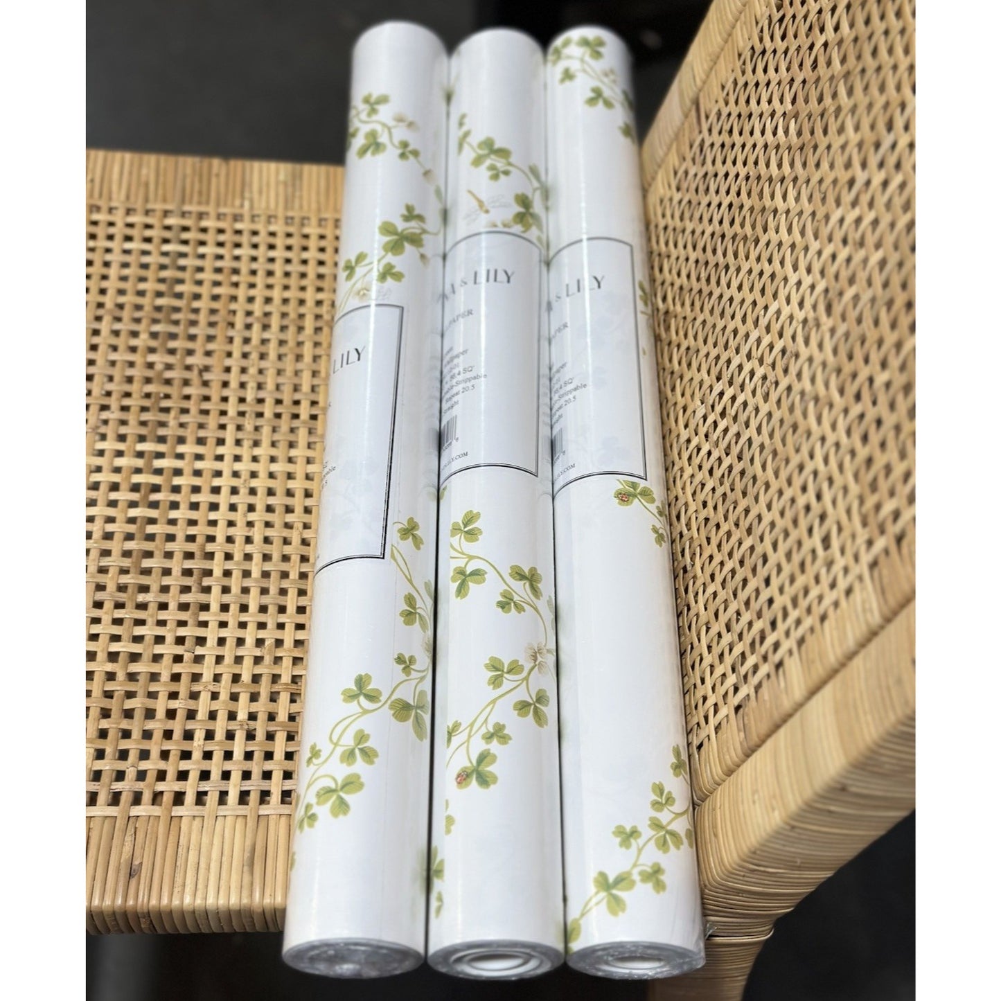 Clover Wallpaper-Green - The Home Decor Outlet