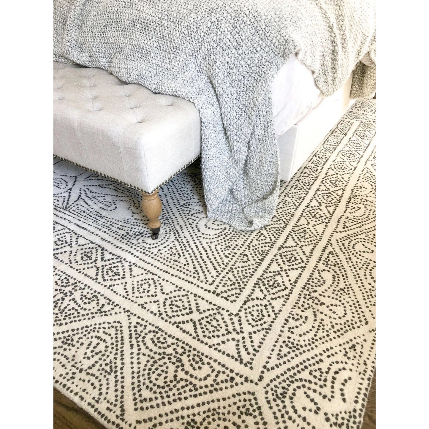 Mirabelle Rug (8’x10’)-Ivory Beige/Black