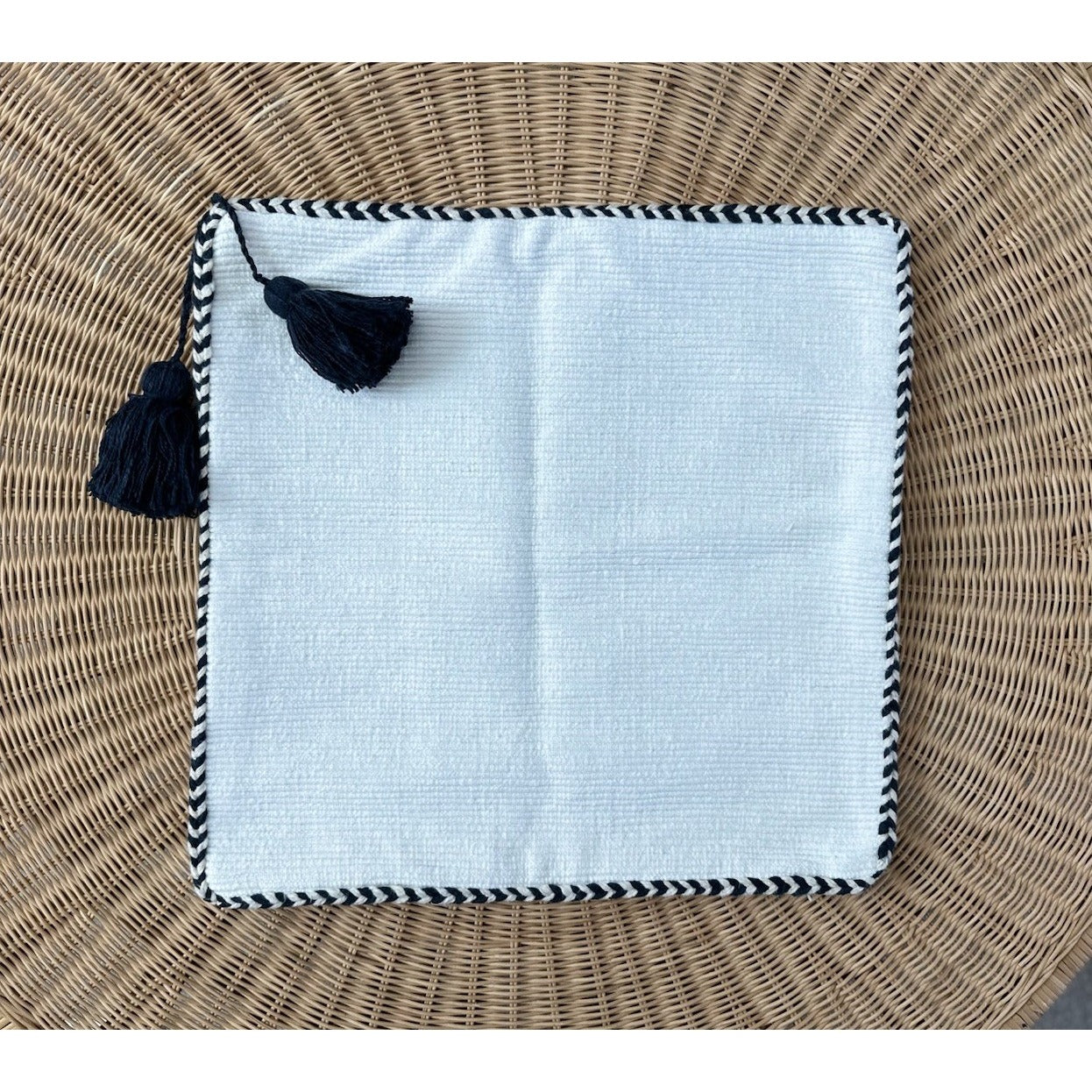 Ridgeline Pillow Cover (20” SQ)-White/Navy Blue