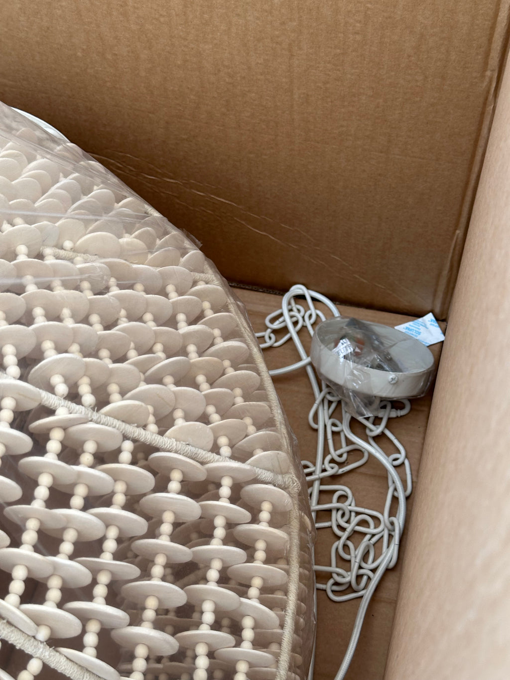 Obispo Coco Shell Chandelier-Beige/White