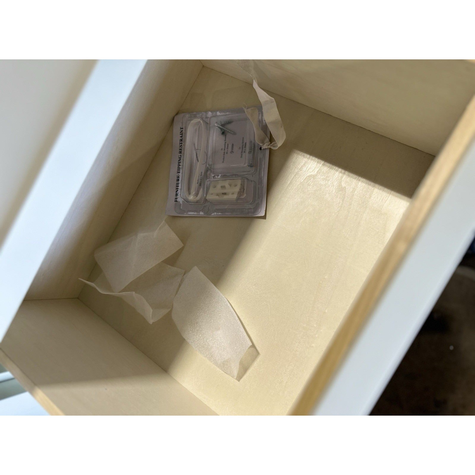 Ellison Wide 8-Drawer Dresser (Photo Sample)-Seaglass Green