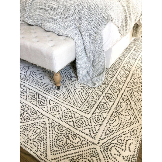 Mirabelle Rug (8’x10’)-Ivory Beige/Black